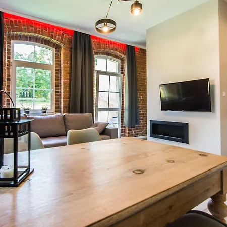 Hotelove Z Biokominkiem Stara Kuznia * קרפאז'