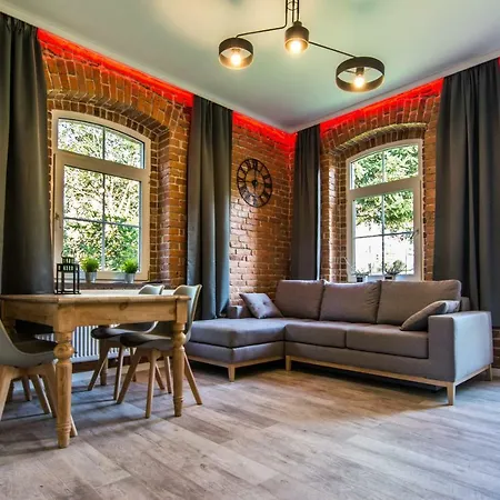 Apartment Hotelove Z Biokominkiem Stara Kuznia