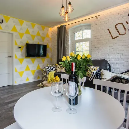 Hotelove Z Biokominkiem Stara Kuznia Apartment